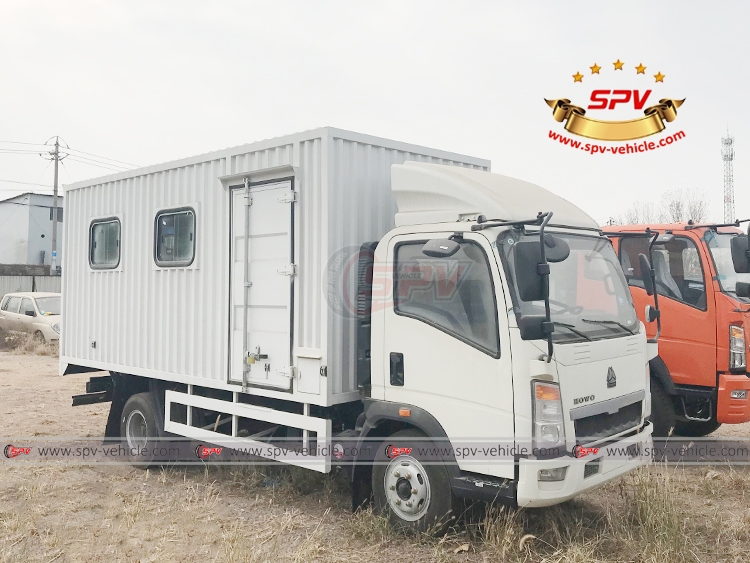 Service and Lube Truck SINOTRUK - RF Service and Lube Truck SINOTRUK - RF